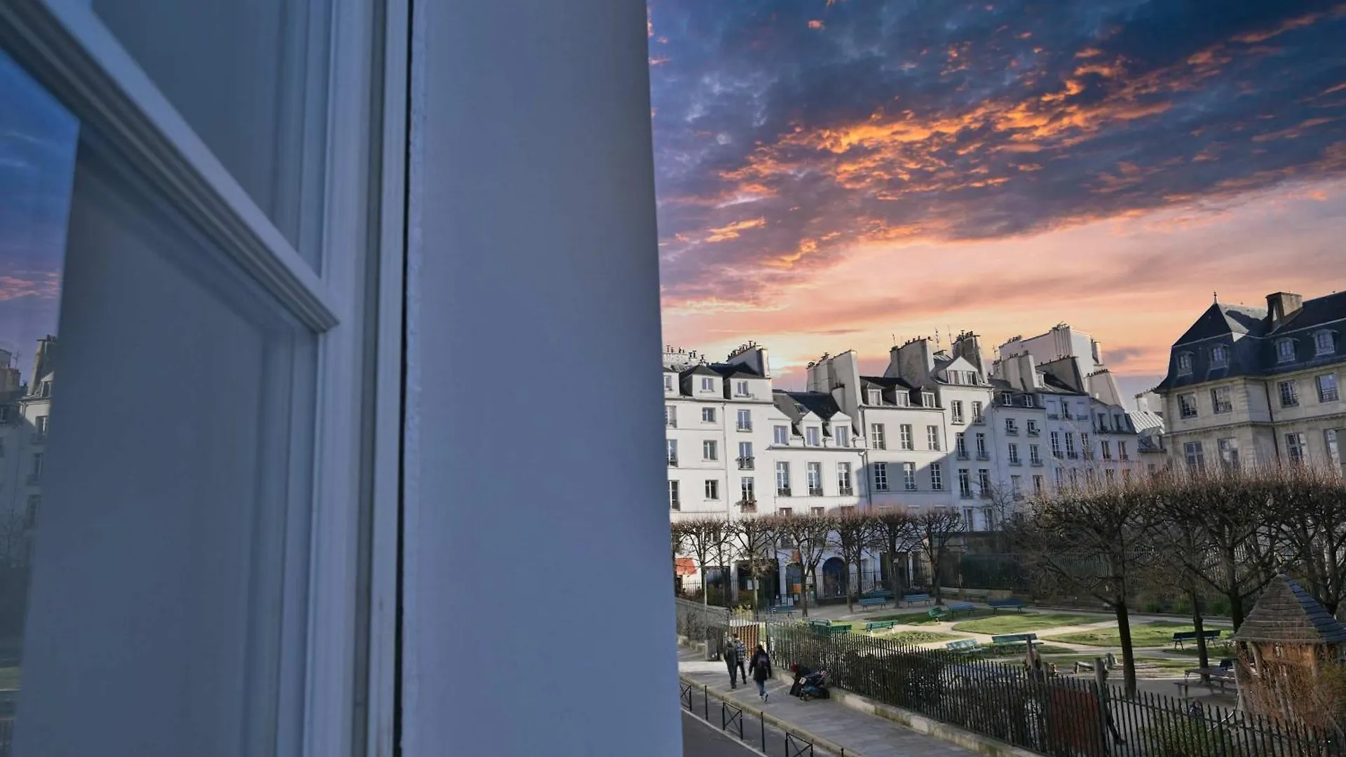 Superb Apartment Center Of Paris Le Marais